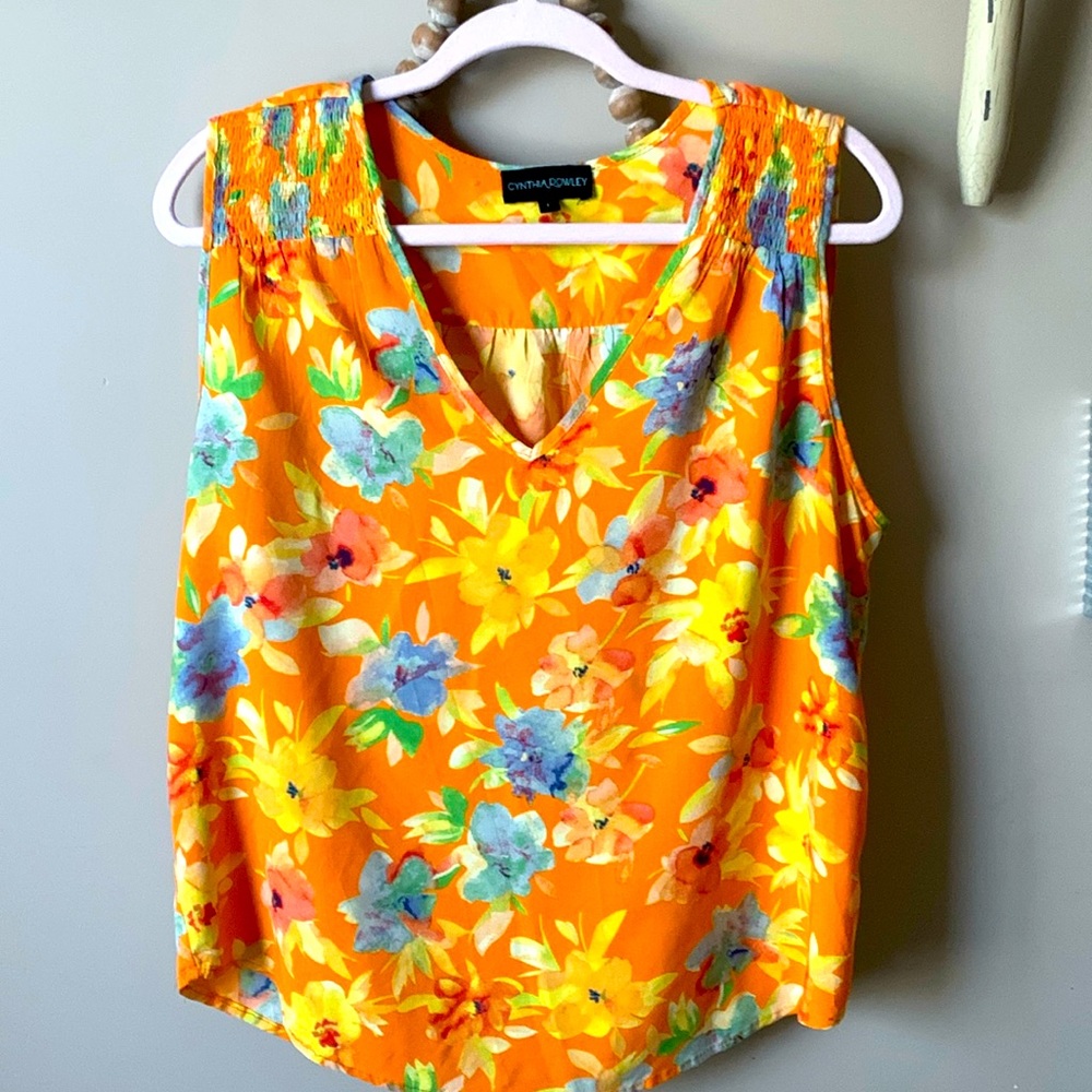 Cute summer top Ladies SZ L